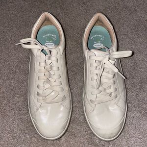 THE Dr. Scholl’s sneakers that were viral on TikTok